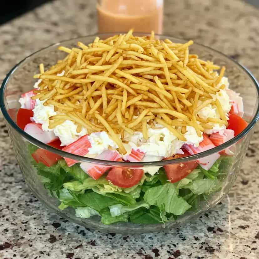Foto deliciosa de Salada Caprese com Palmito e Kani pronta para servir - Saladas
