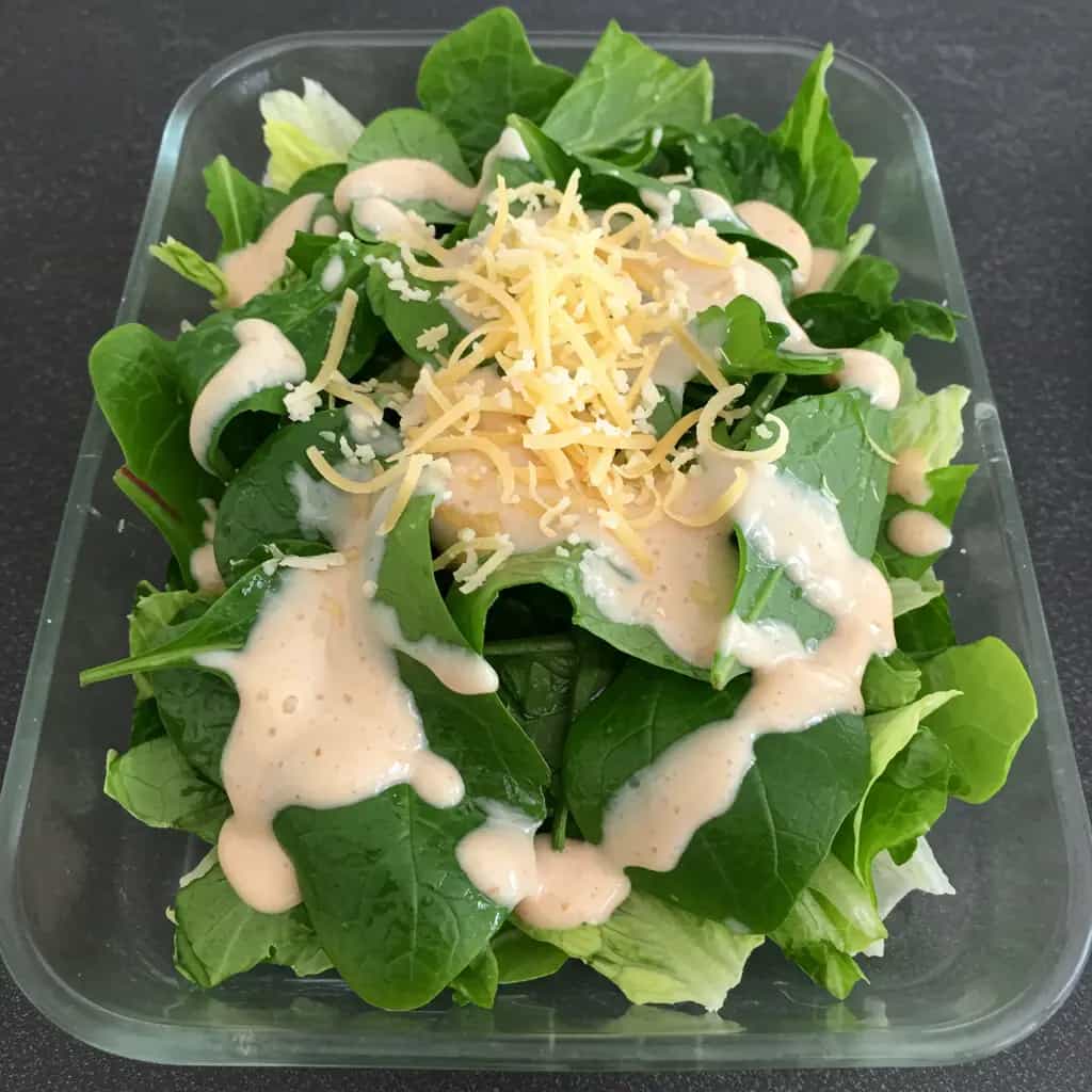 Salada Cremosa com Molho Rosé