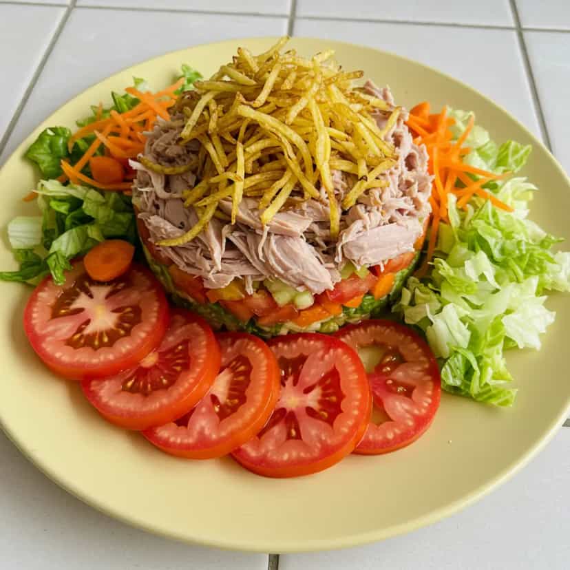 Foto deliciosa de Salada Crocante com Peru pronta para servir - Outras Receitas