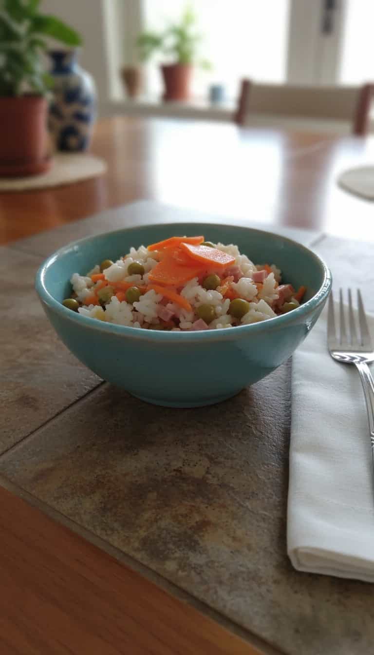 Foto deliciosa de Salada de Arroz Cremosa pronta para servir - Outras Receitas