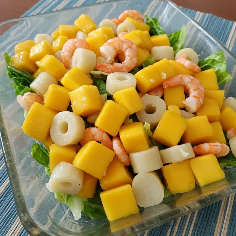 Foto deliciosa de Salada de Camarão com Manga e Palmito pronta para servir - Saladas