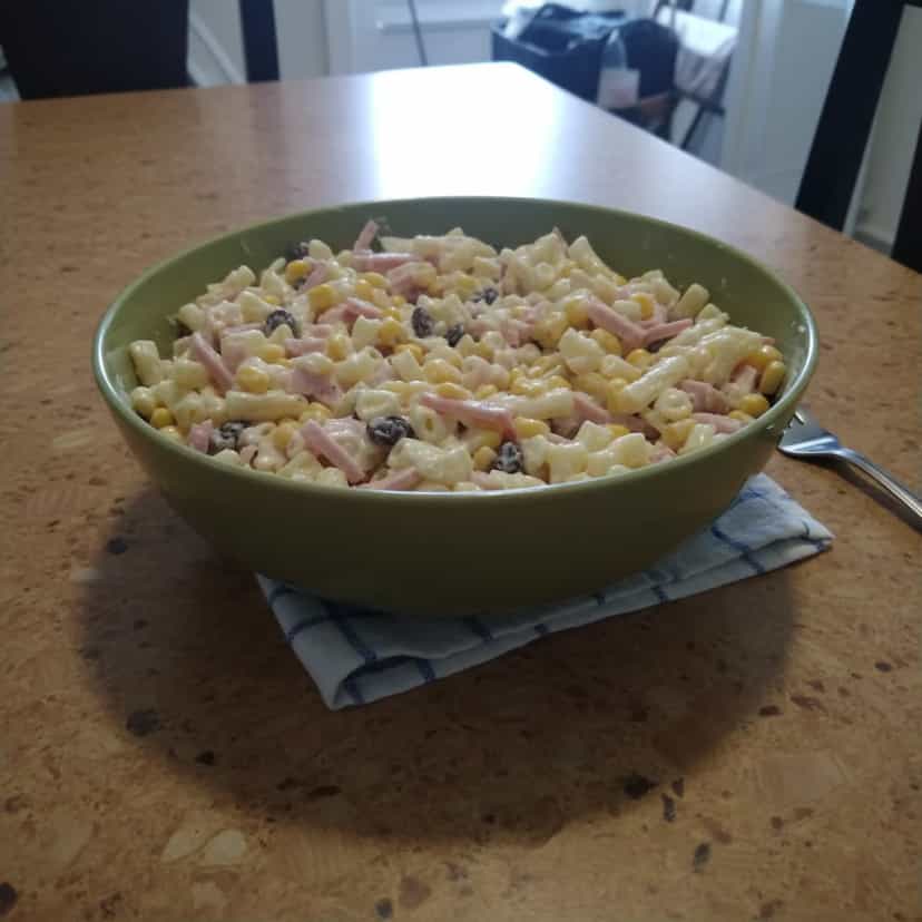 Foto deliciosa de Salada de Frango Defumado com Abacaxi pronta para servir - Saladas