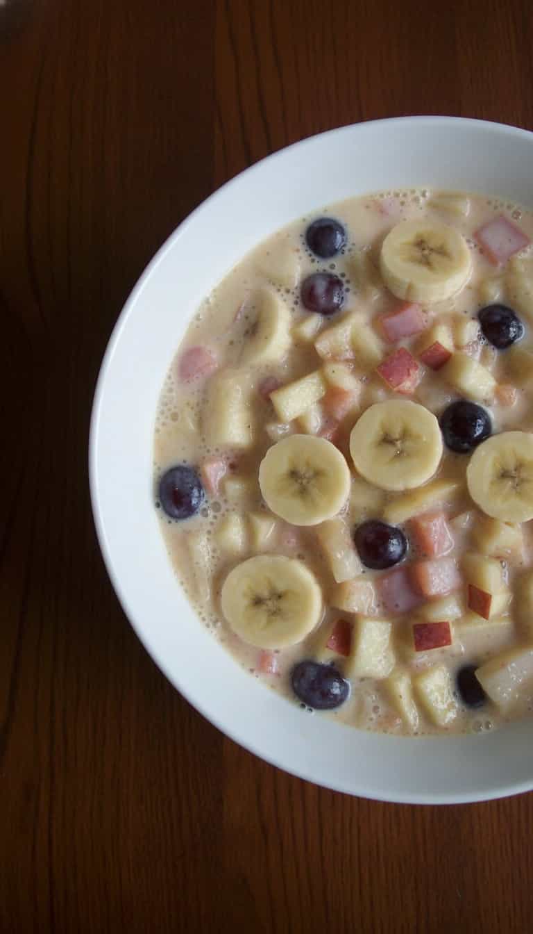 Foto deliciosa de Salada de Frutas Refrescante pronta para servir - Pudins & Cremes