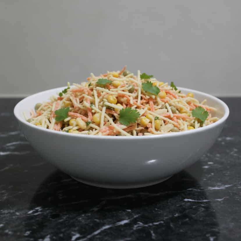 Foto deliciosa de Salada de Macarrão com Atum pronta para servir - Outras Receitas