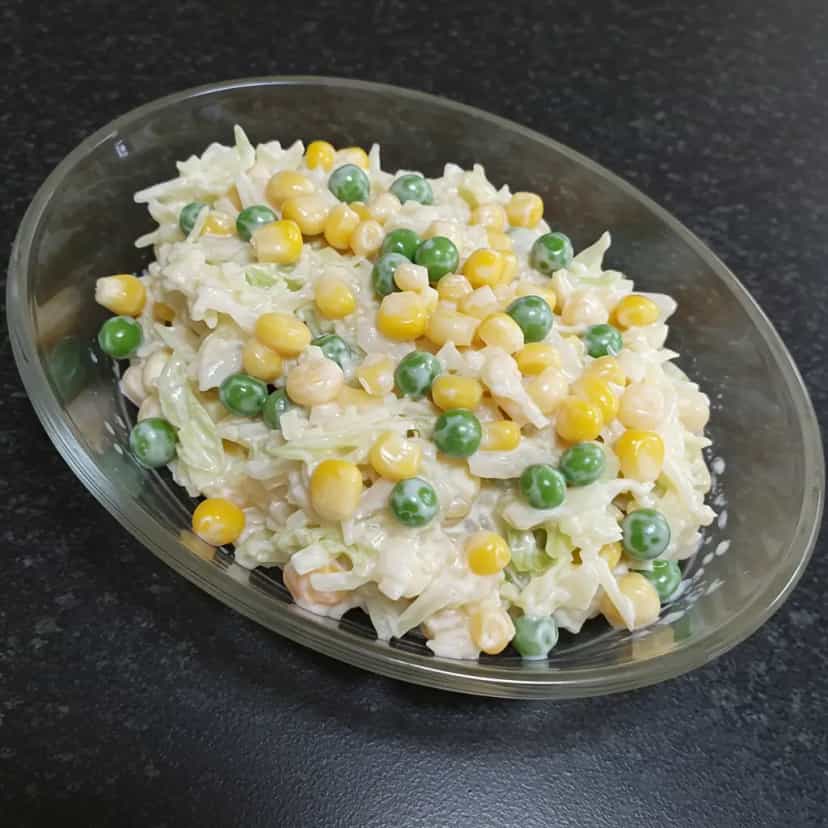 Foto deliciosa de Salada de Repolho Cremosa pronta para servir - Saladas