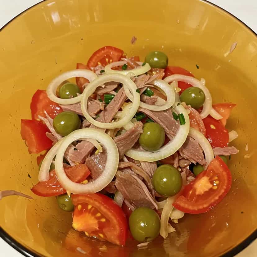 Foto deliciosa de Salada Mista pronta para servir - Saladas