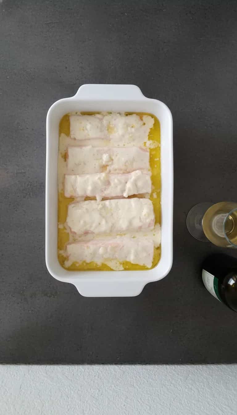 Foto deliciosa de Salmão ao Molho de Limão e Batatas pronta para servir - Peixes & Frutos do Mar