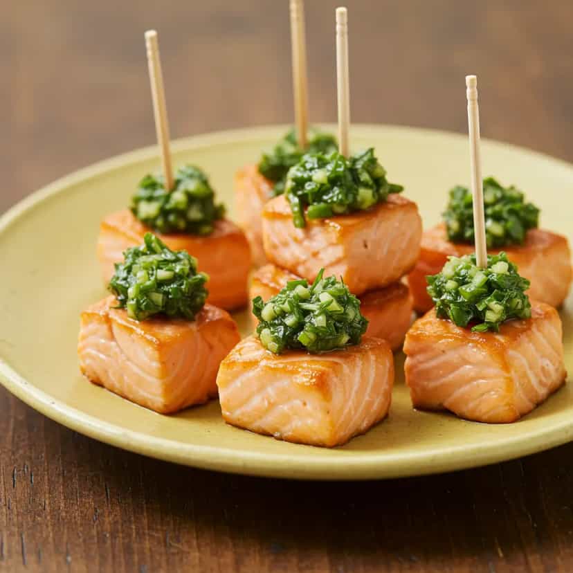 Foto deliciosa de Salmão em cubos com Molho de Azeitonas pronta para servir - Outras Receitas