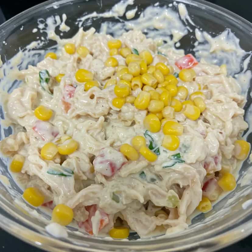 Foto deliciosa de Salpicão de Frango Defumado pronta para servir - Carnes & Frango