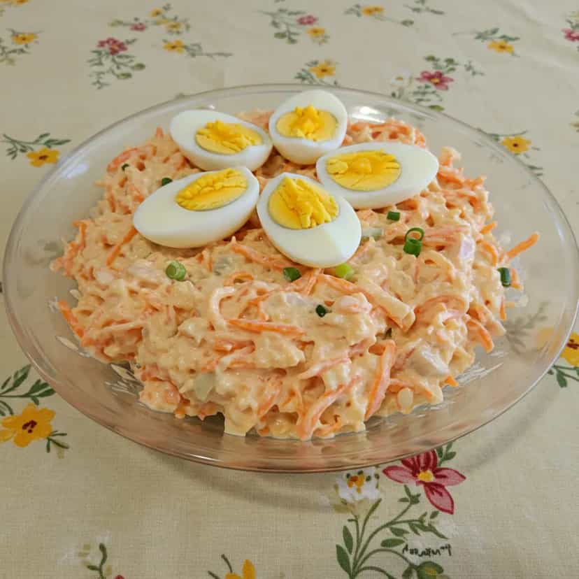 Foto deliciosa de Salpicão de Frango Festivo pronta para servir - Carnes & Frango