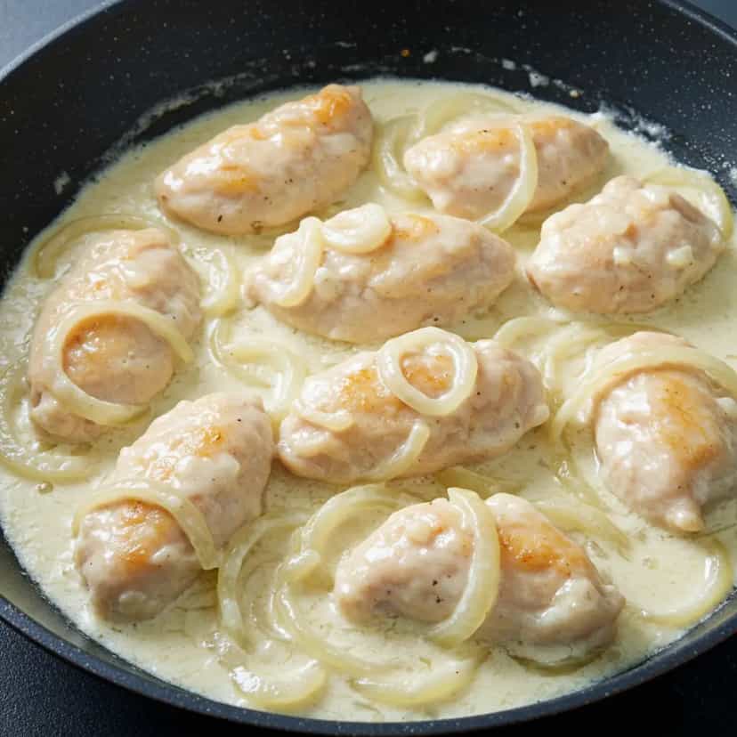 Foto deliciosa de Sassami ao Creme de Requeijão pronta para servir - Carnes & Frango