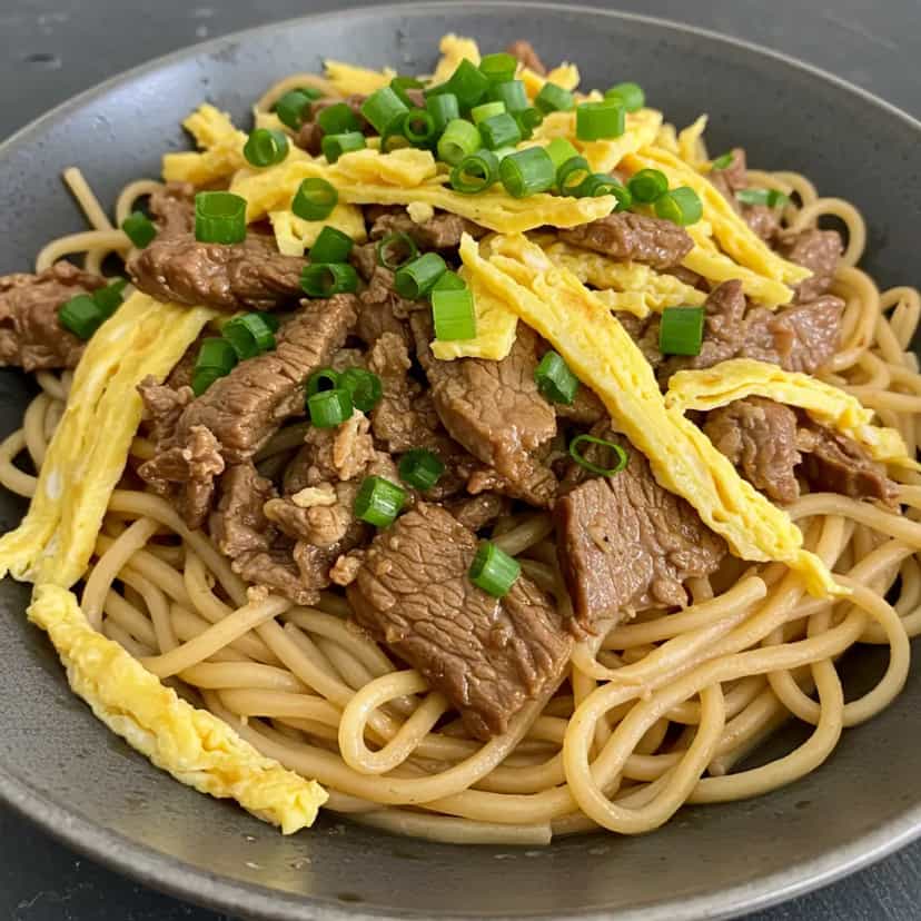 Foto deliciosa de Sobá de Carne pronta para servir - Massas & Macarrão