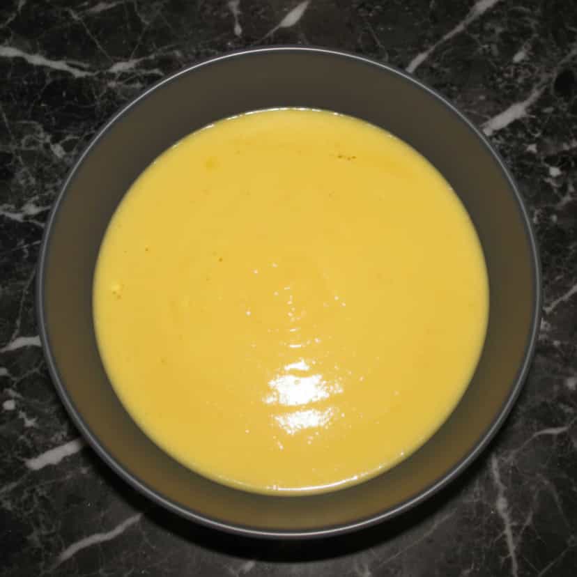 Foto deliciosa de Sopa Cremosa de Legumes com Frango pronta para servir - Sopas & Caldos