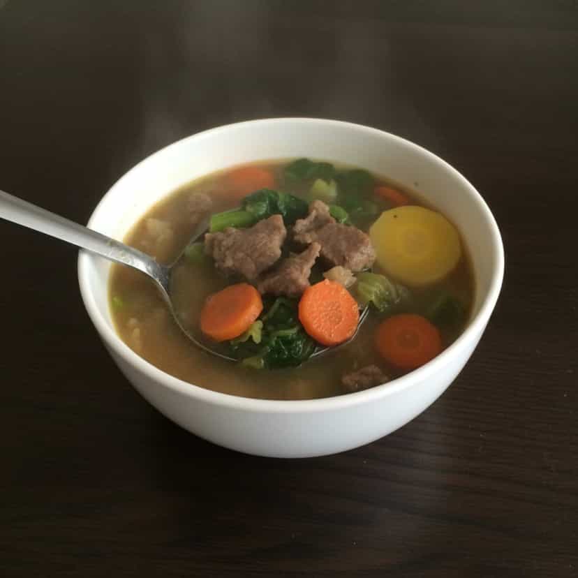Foto deliciosa de Sopão de Carne e Legumes pronta para servir - Sopas & Caldos