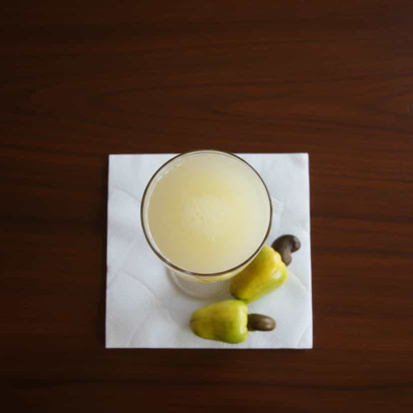 Foto deliciosa de Suco de Caju Natural pronta para servir - Sucos & Smoothies