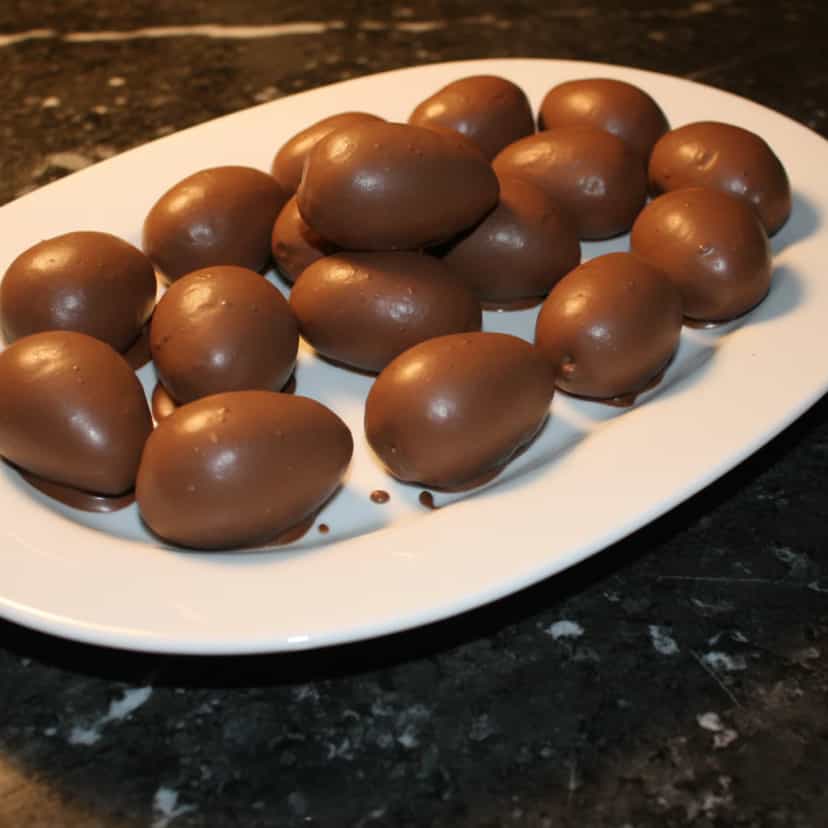 Foto deliciosa de Surpresa de Morango com Chocolate pronta para servir - Outras Receitas