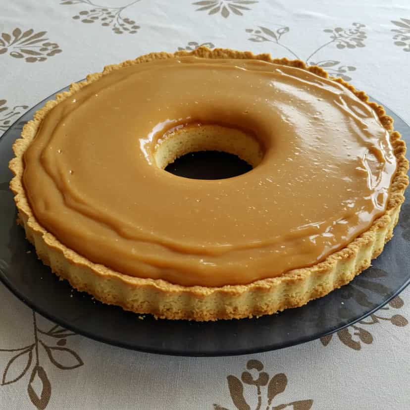 Foto deliciosa de Torta Cremosa de Doce de Leite pronta para servir - Tortas & Tortinhas
