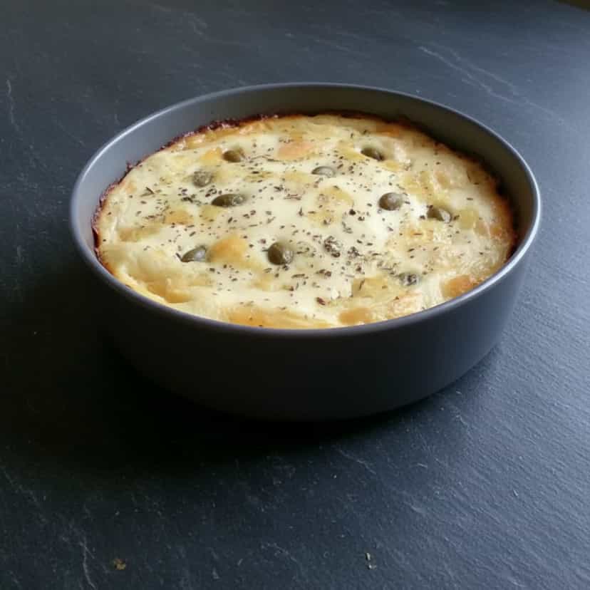 Foto deliciosa de Torta Cremosa de Frango pronta para servir - Carnes & Frango