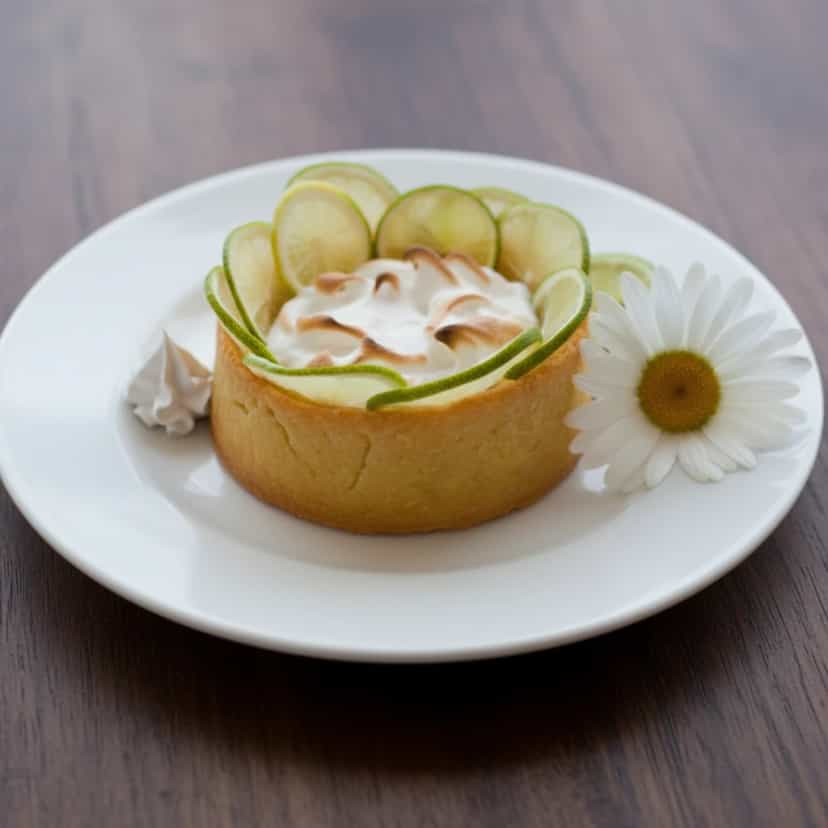 Foto deliciosa de Torta Cremosa de Limão pronta para servir - Tortas & Tortinhas