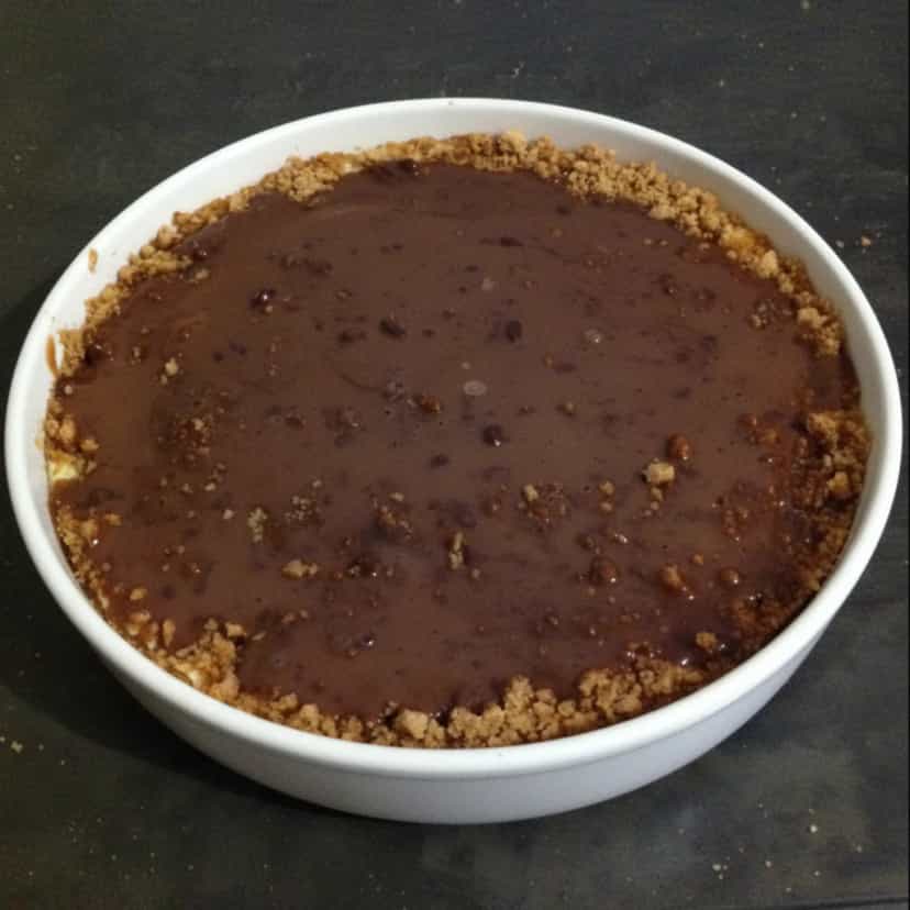 Foto deliciosa de Torta Cremosa de Paçoca com Chocolate pronta para servir - Tortas & Tortinhas