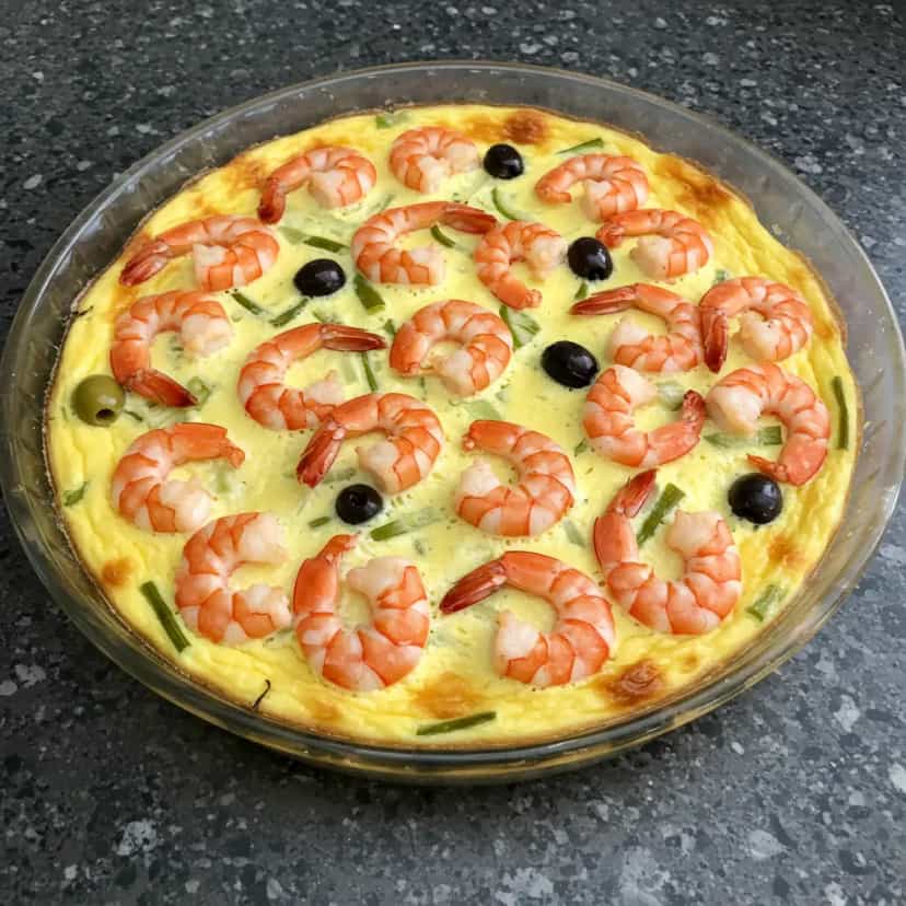 Foto deliciosa de Torta Cremosa de Salmão e Camarão pronta para servir - Peixes & Frutos do Mar