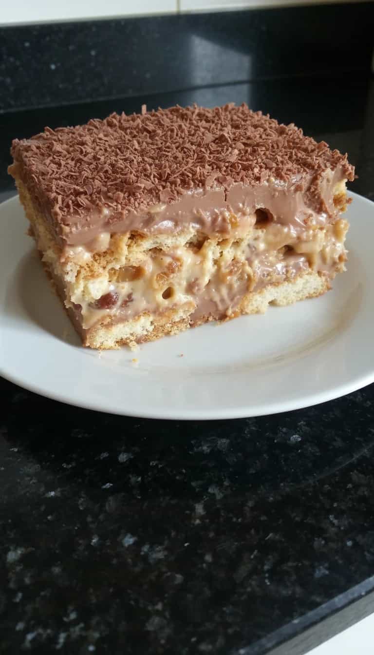Foto deliciosa de Torta de Amendoim e Chocolate pronta para servir - Tortas & Tortinhas