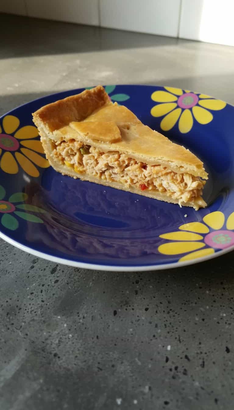 Foto deliciosa de Torta de Bacalhau com Massa Quebradiça pronta para servir - Peixes & Frutos do Mar