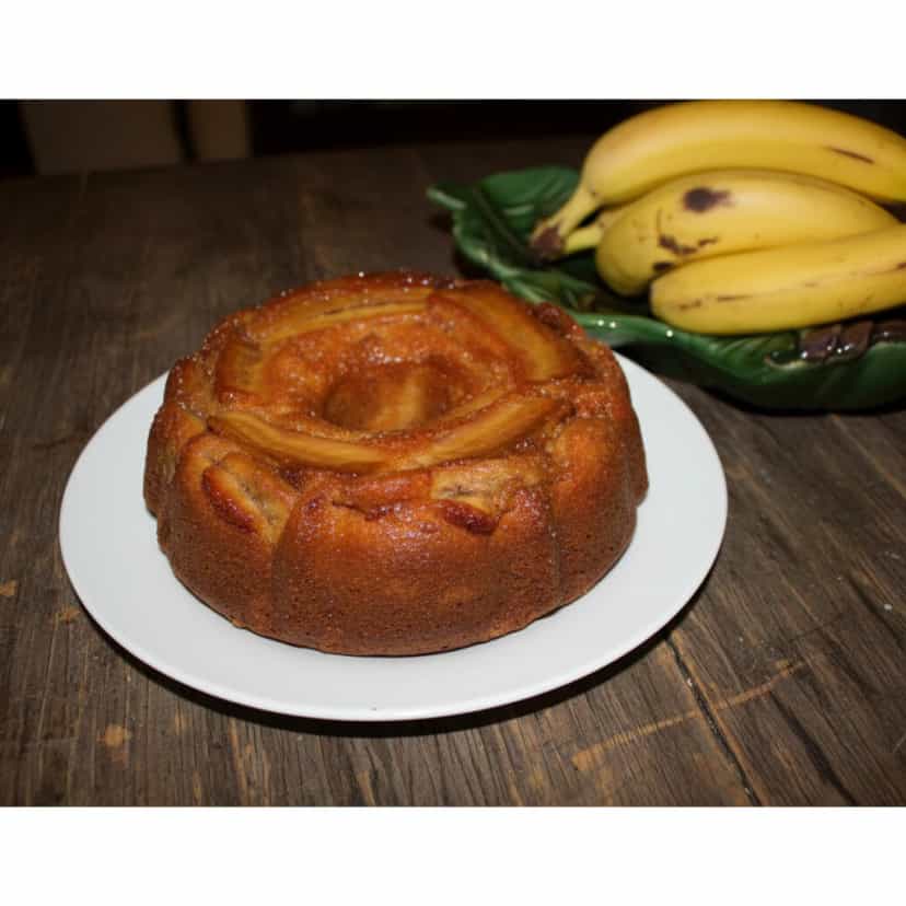 Foto deliciosa de Torta de Banana com Canela e Passas pronta para servir - Tortas & Tortinhas