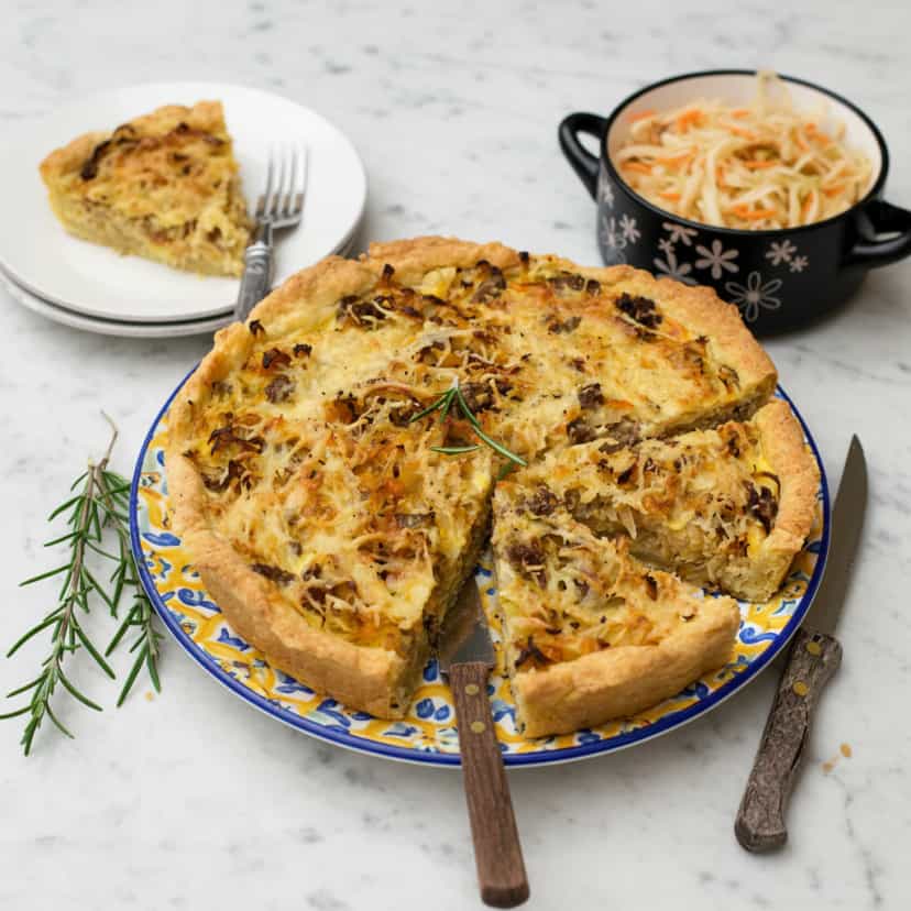 Foto deliciosa de Torta de Cebola Caseira pronta para servir - Tortas Salgadas