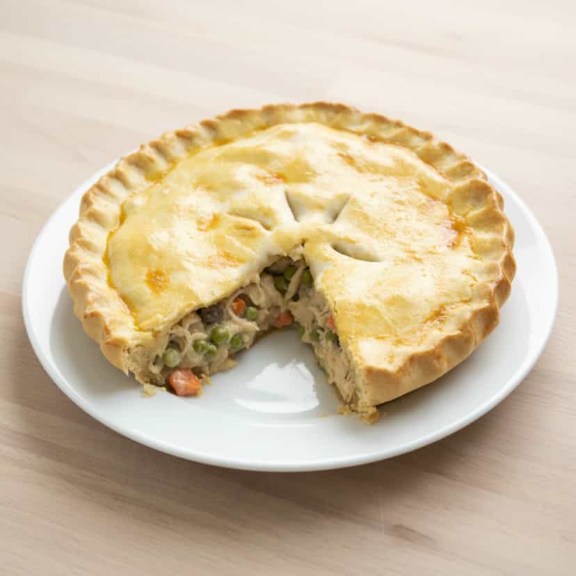 Foto deliciosa de Torta de Frango Cremosa pronta para servir - Carnes & Frango