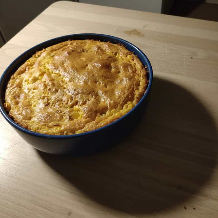 Foto deliciosa de Torta de Frango Cremosa e Deliciosa pronta para servir - Tortas Salgadas