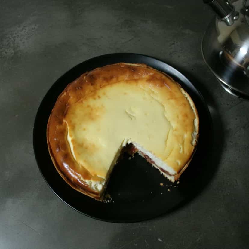 Foto deliciosa de Torta de goiabada com ricota pronta para servir - Tortas & Tortinhas