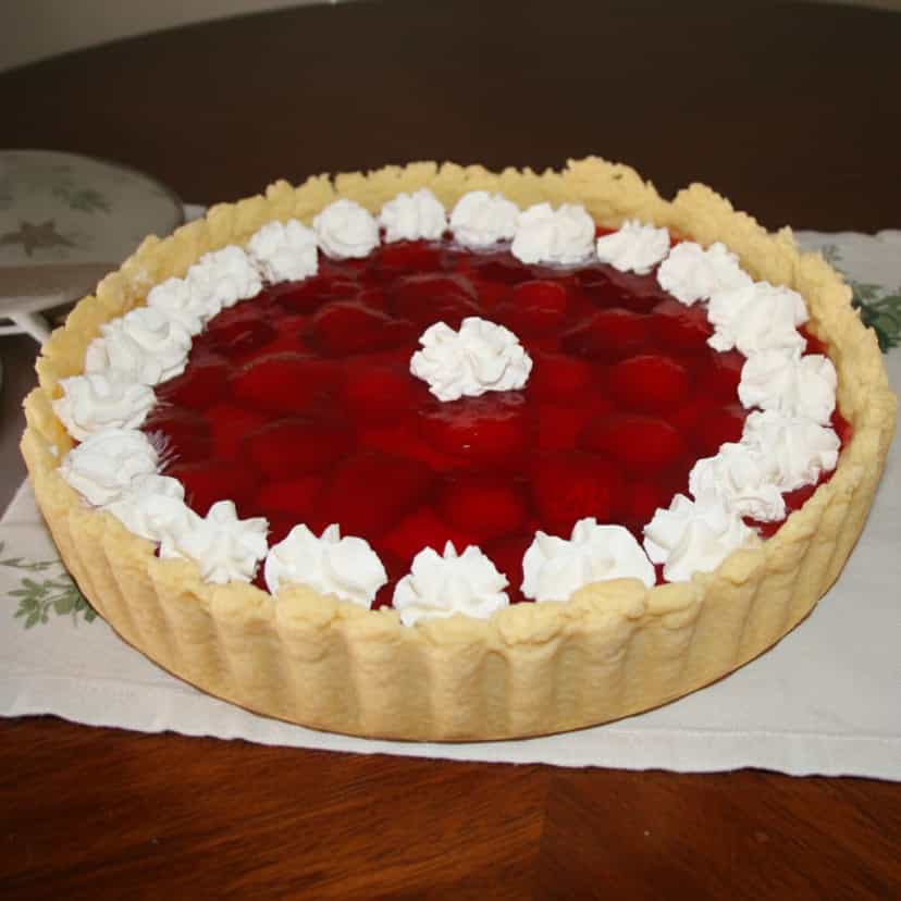 Foto deliciosa de Torta de Morango Cremosa pronta para servir - Tortas & Tortinhas
