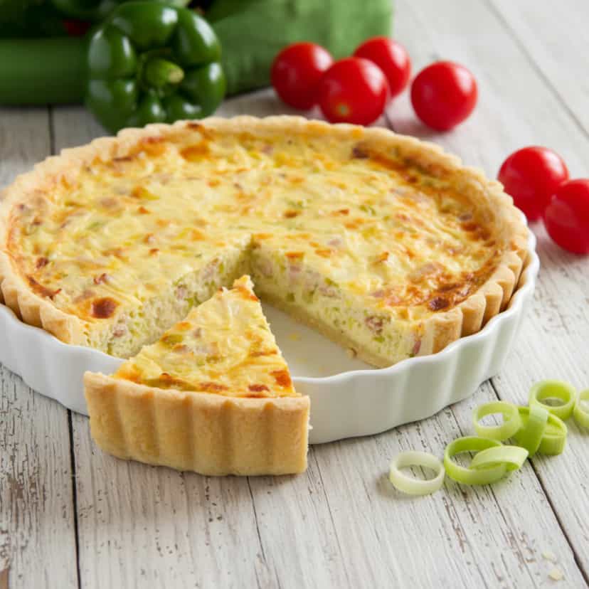 Foto deliciosa de Torta de Queijo com Amêndoas pronta para servir - Tortas & Tortinhas