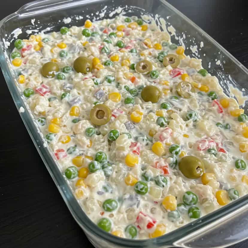 Foto deliciosa de Torta fria de frango pronta para servir - Outras Receitas