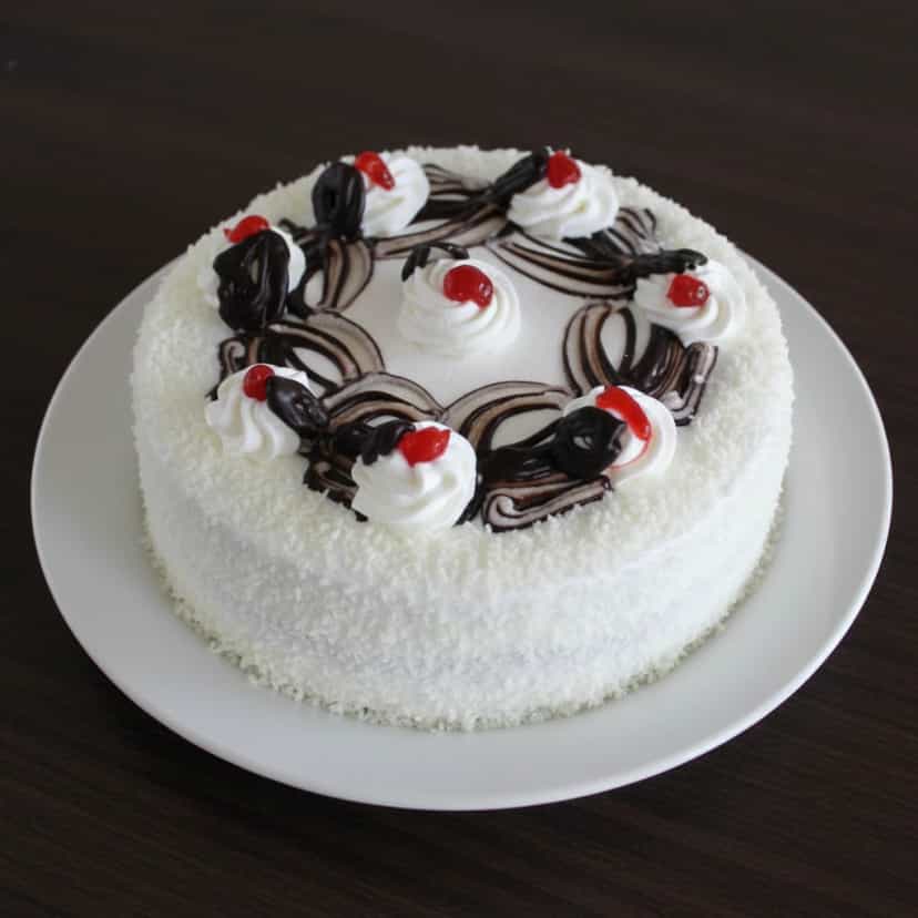 Foto deliciosa de Torta Prestígio Clássica pronta para servir - Tortas & Tortinhas