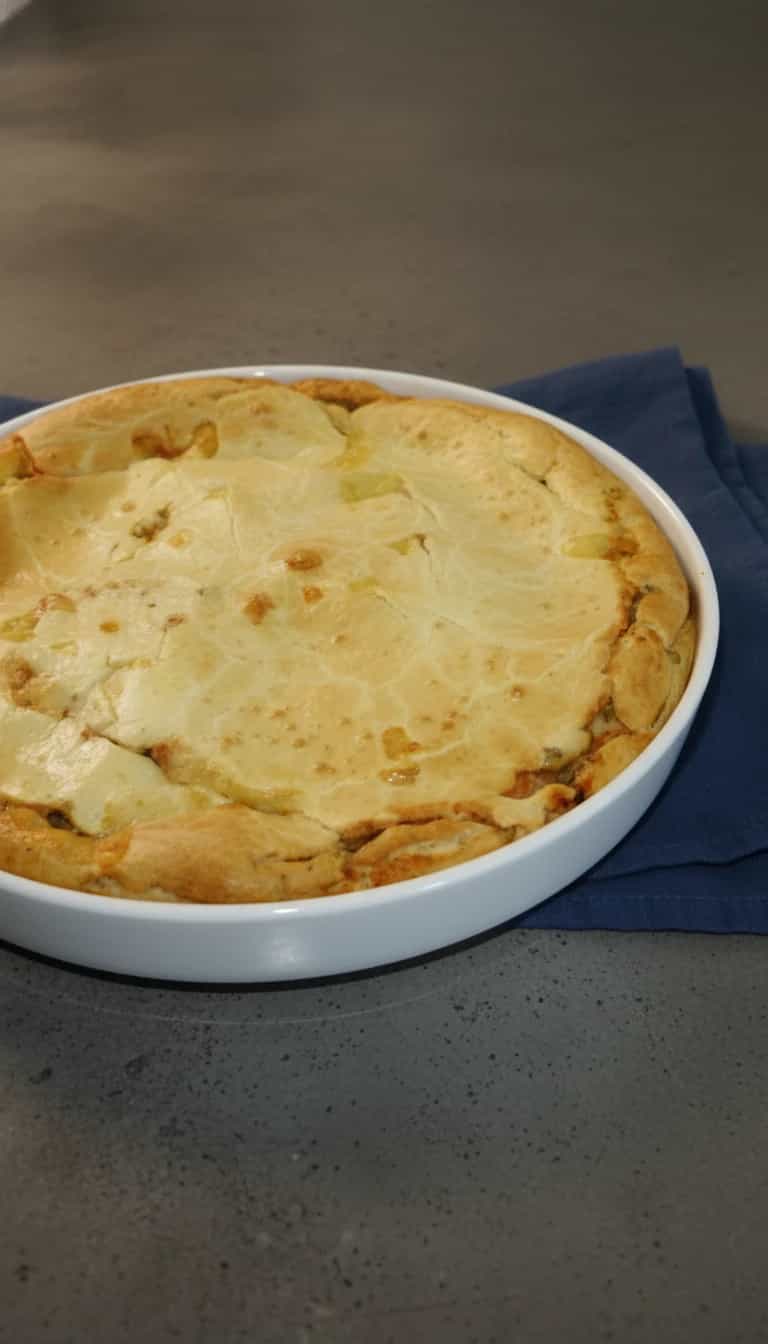 Foto deliciosa de Torta Salgada de Atum e Ervilha pronta para servir - Salgadinhos