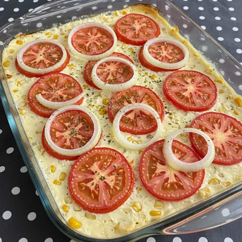 Foto deliciosa de Torta Salgada de Frango Cremosa pronta para servir - Tortas Salgadas