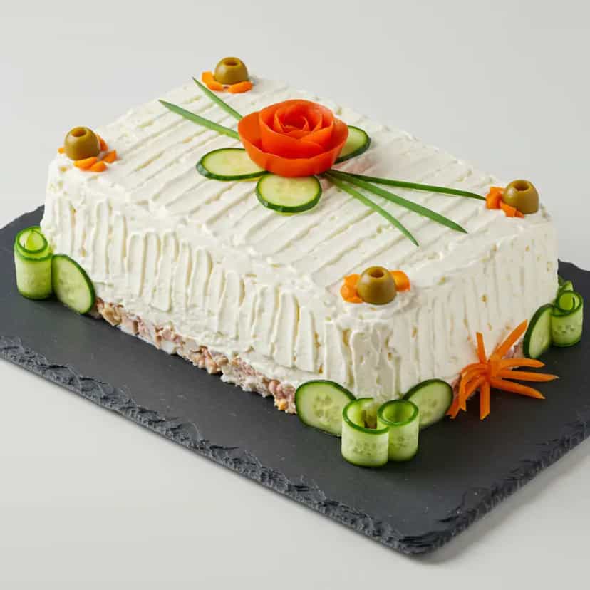 Foto deliciosa de Torta Salgada de Frango e Ameixa pronta para servir - Tortas Salgadas