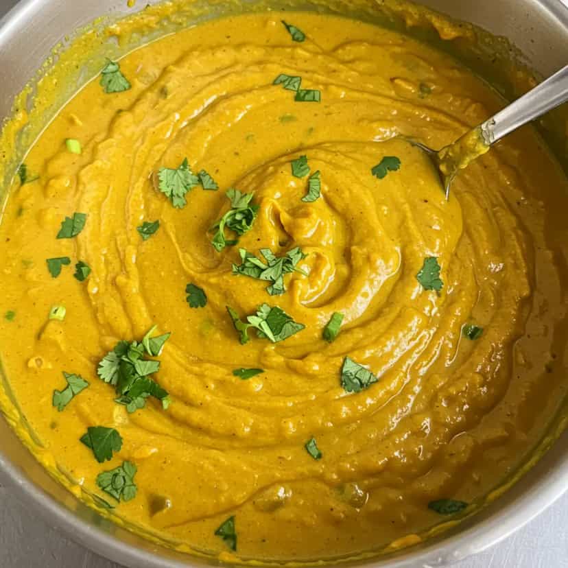 Foto deliciosa de Vatapá Nordestino pronta para servir - Pratos Brasileiros Icônicos