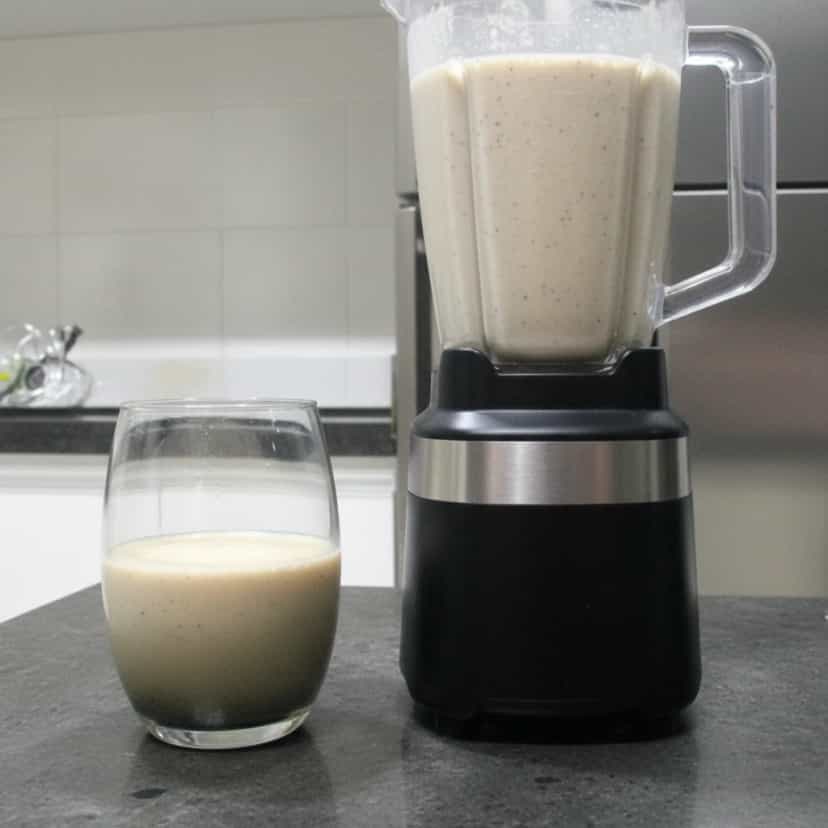 Foto deliciosa de Vitamina Refrescante de Maracujá pronta para servir - Sucos & Smoothies