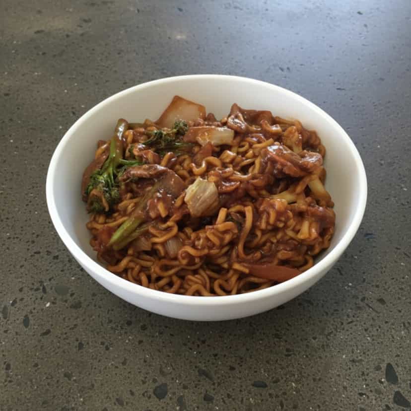 Foto deliciosa de Yakissoba de Filé Mignon pronta para servir - Outras Receitas