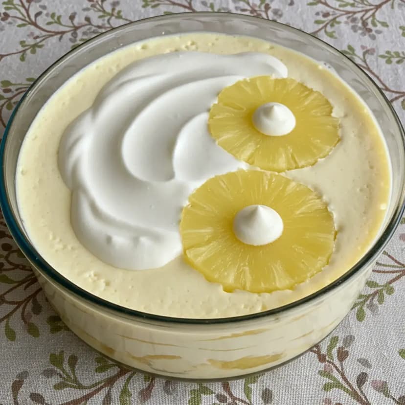 Pavê de Abacaxi com Pão-de-Ló