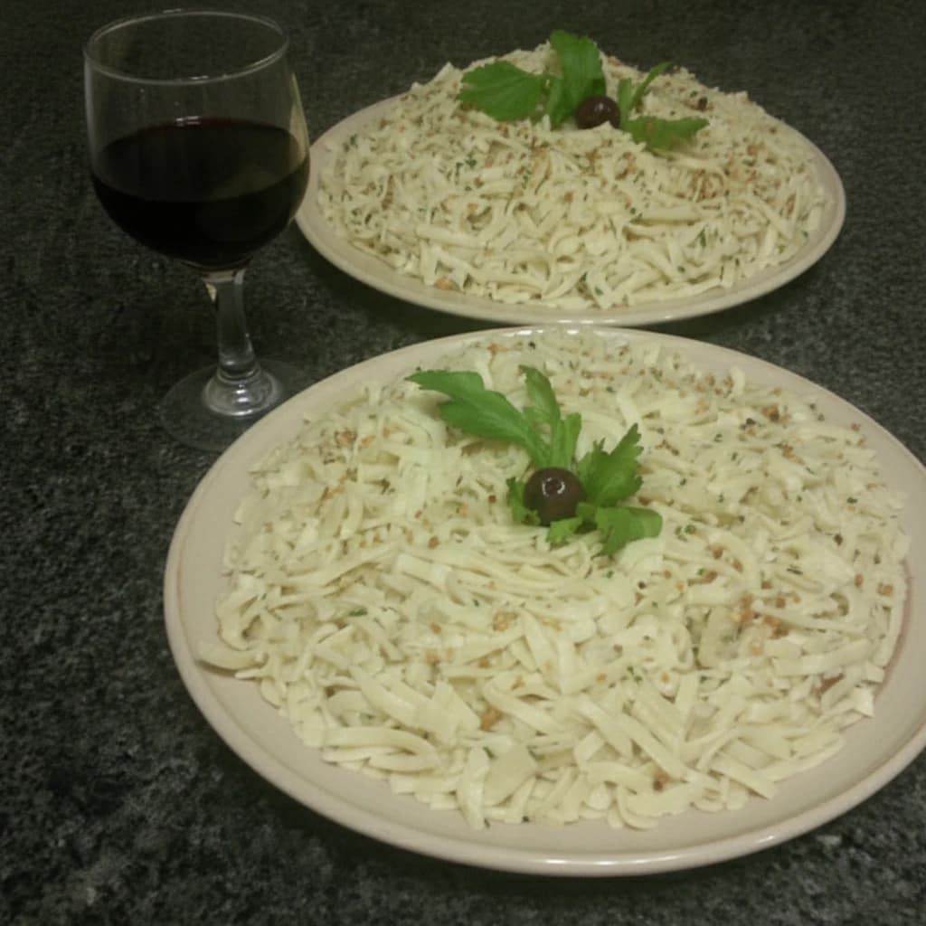 Macarrão Alho e Óleo Caseiro