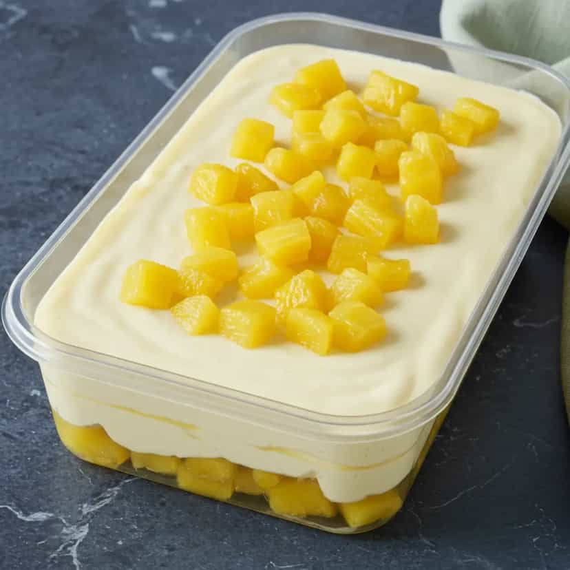 Foto deliciosa de Abacaxi com Creme de Leite e Leite Condensado pronta para servir - Pudins & Cremes