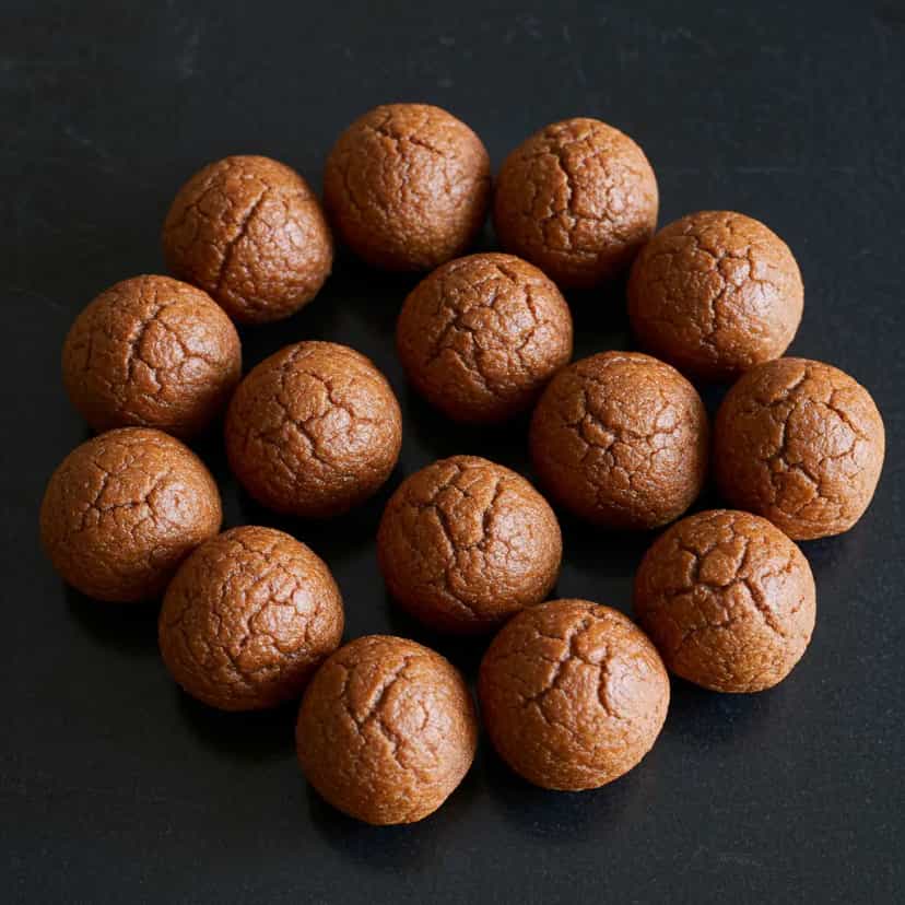 Foto deliciosa de Almôndegas rápidas com creme de cebola pronta para servir - Até 5 Ingredientes