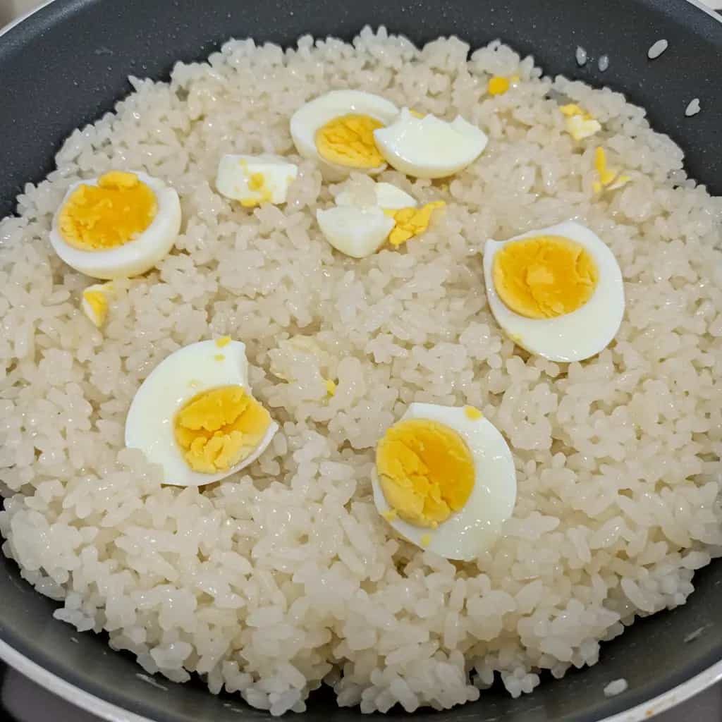 Arroz Verde com Azeitonas e Ovos