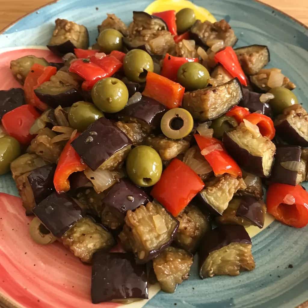 Berinjela Assada com Azeitonas e Pimentão
