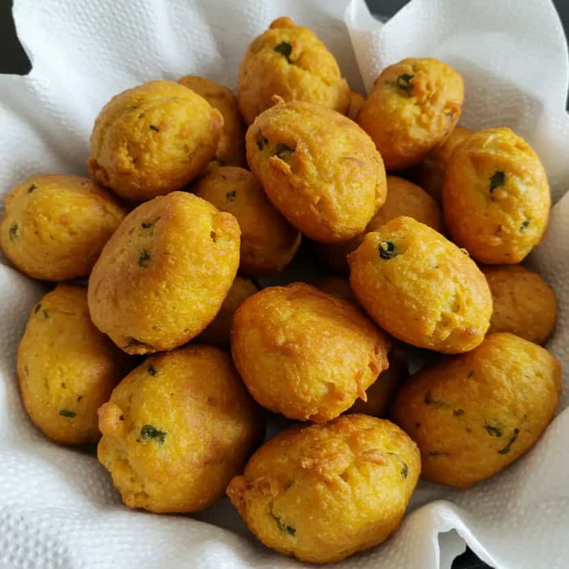 Foto deliciosa de Bolinho de Chuva Salgado pronta para servir - Salgadinhos