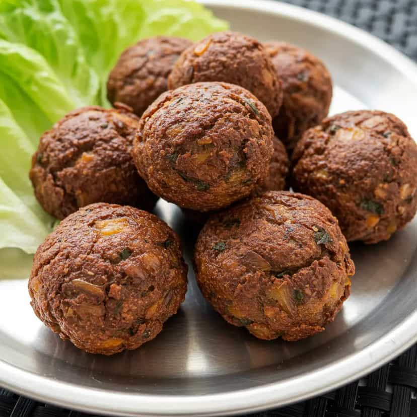 Foto deliciosa de Bolinhos de Carne Recheados pronta para servir - Salgadinhos